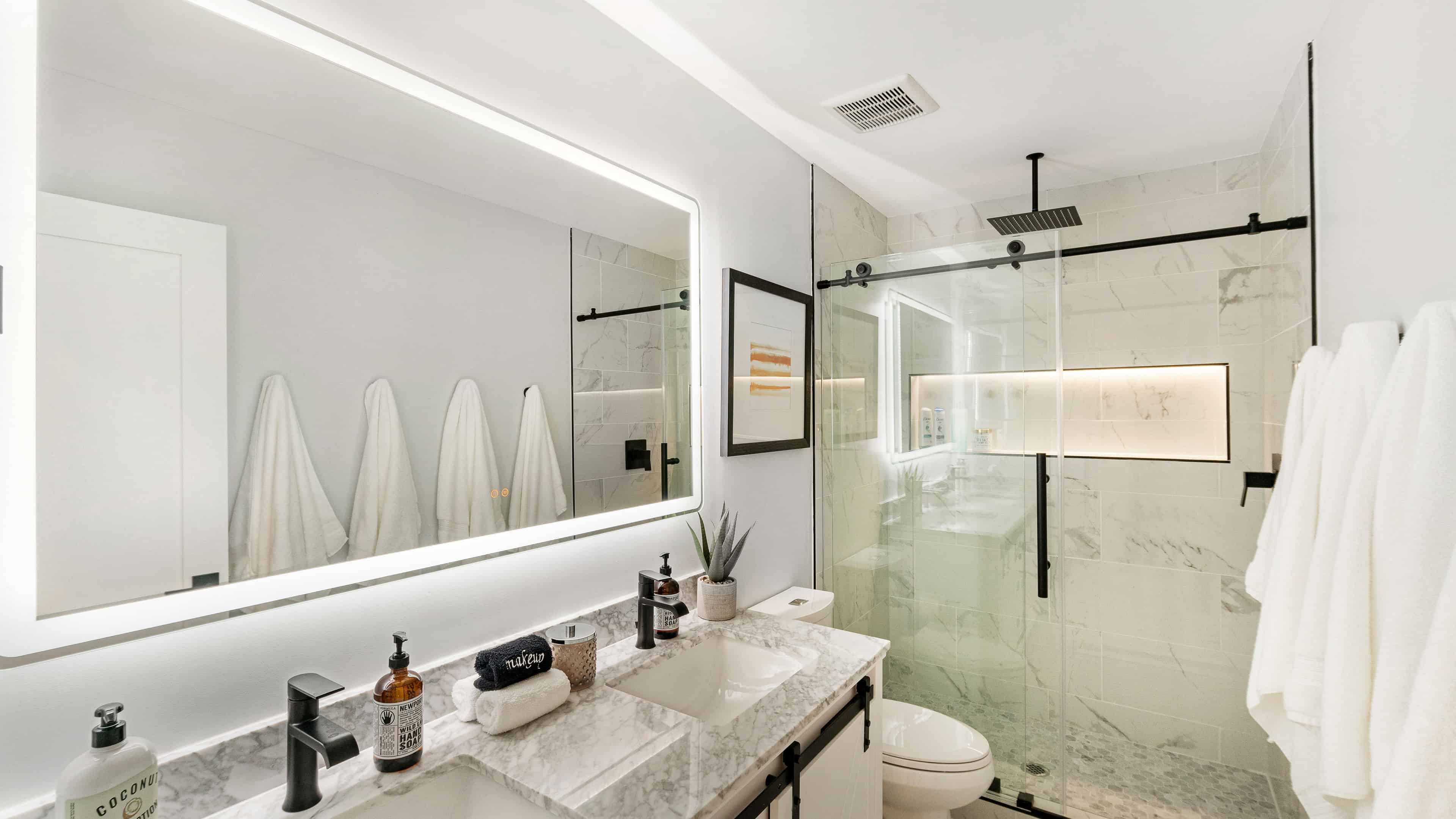 Bathroom Remodeling image